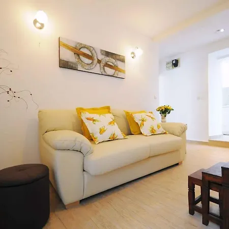 Vikendica One-bedroom House In I Labin (Istria)