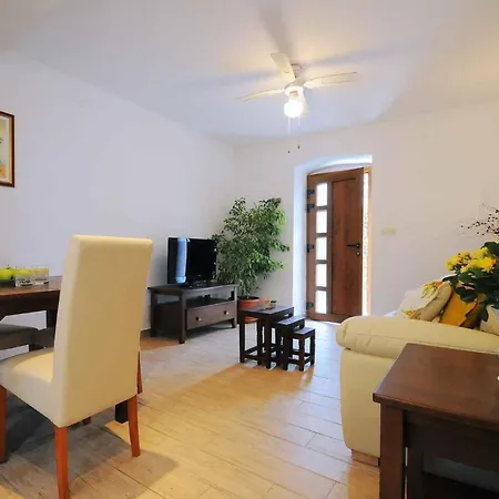 Дом отдыха One-bedroom House In I Лабин